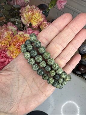 8-9mm Yaowan Stone Bracelet (Listing is for one): B1008